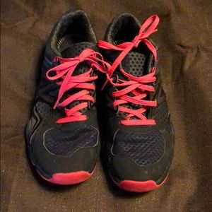 Gently worn New balance athletic shoes